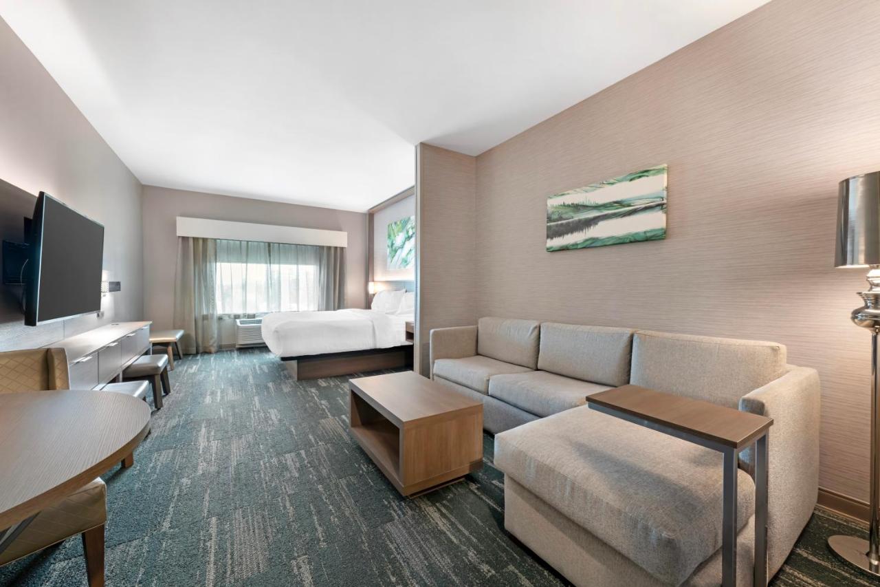 King Suite with Bath Tub - Disability Access at Best Western Plus Grand Rapids MN