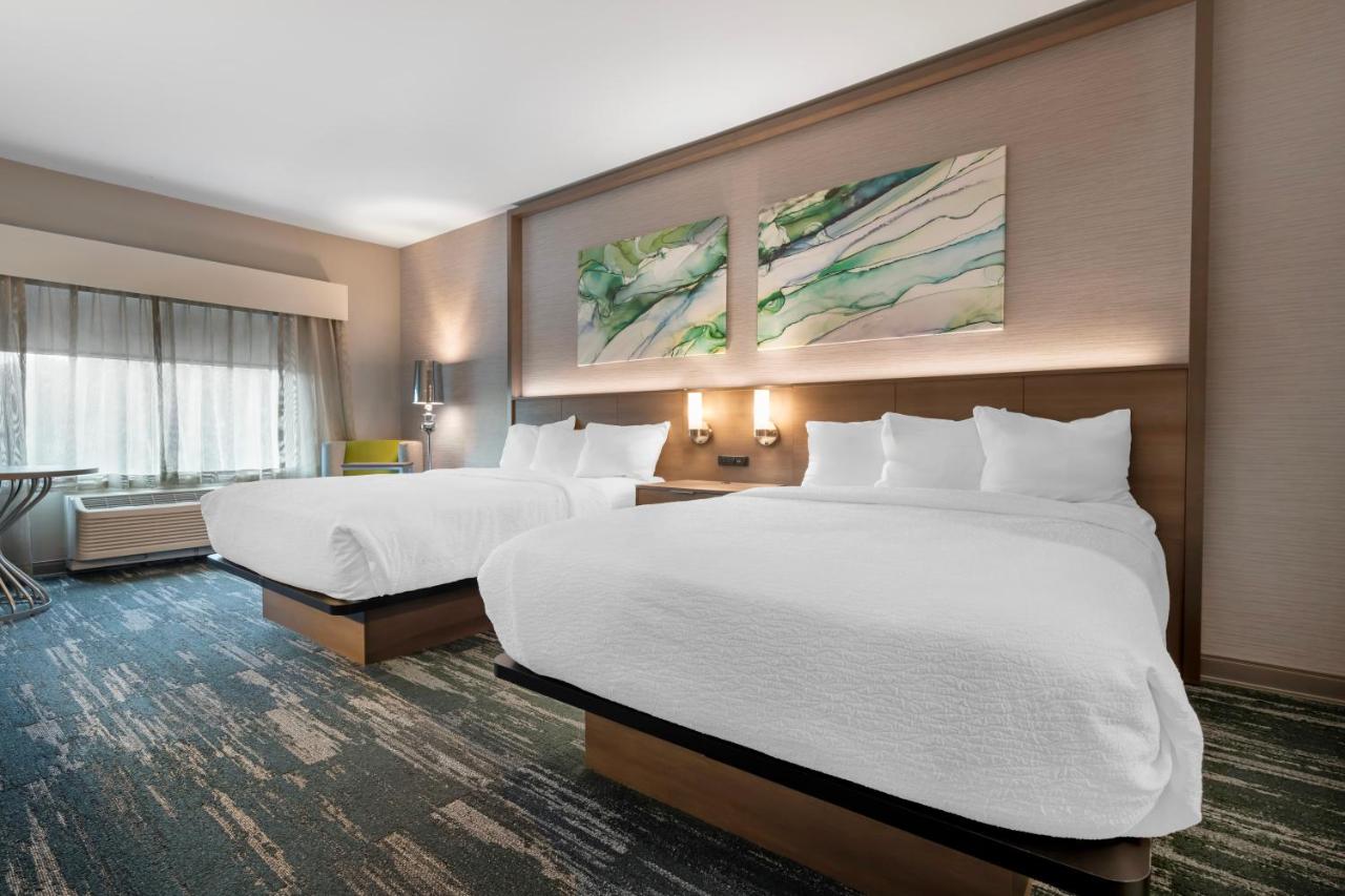 Queen Room with Two Queen Beds - Disability Access at Best Western Plus Grand Rapids MN