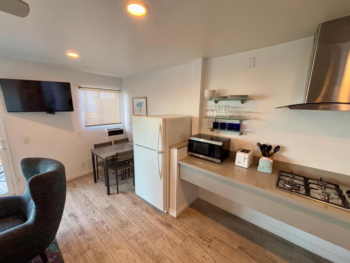 Deluxe Queen Suite with Two Queen Beds - Ocean Front at Sea Horse Resort