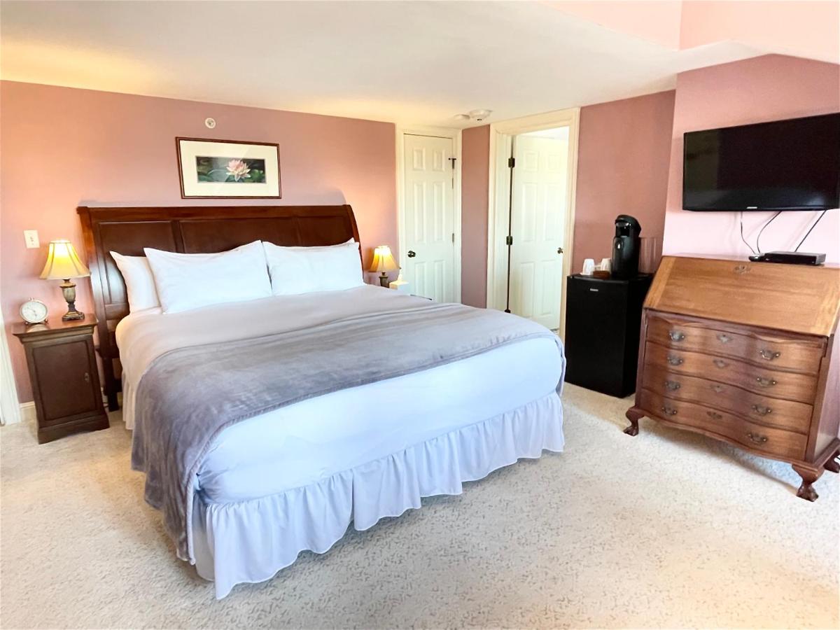 | Adair Country Inn & Restaurant