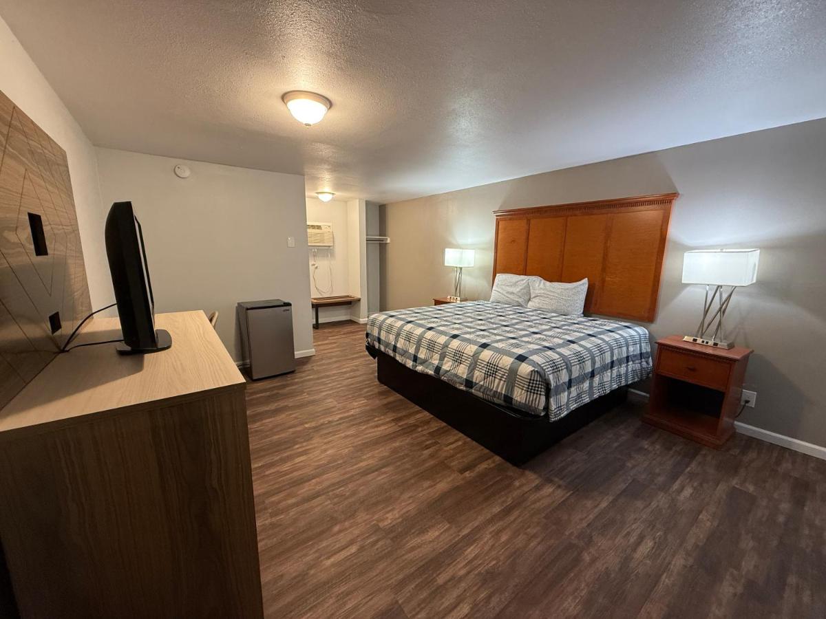 King Room at Budget Inn Bend