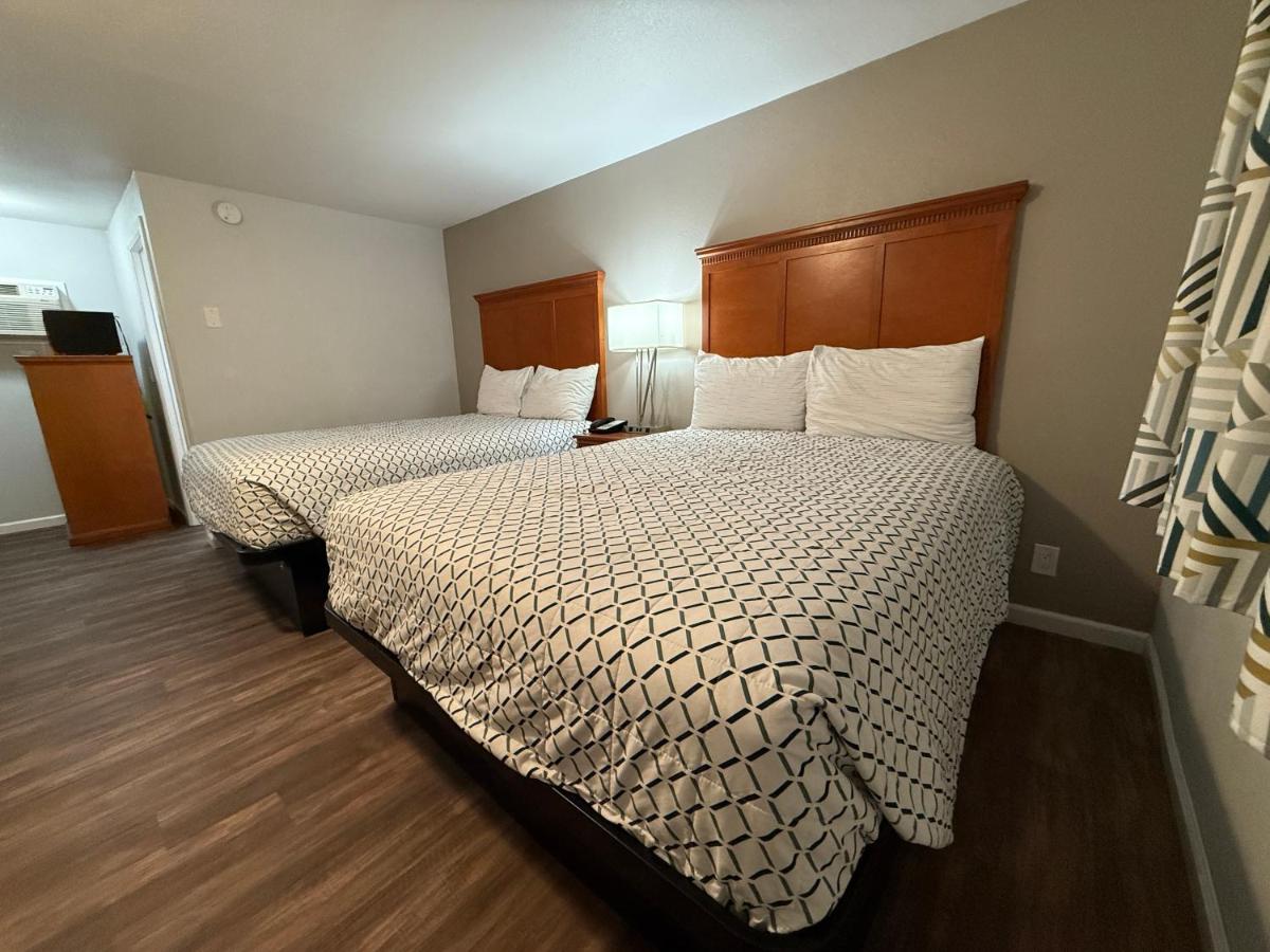 Queen Room with Two Queen Beds at Budget Inn Bend