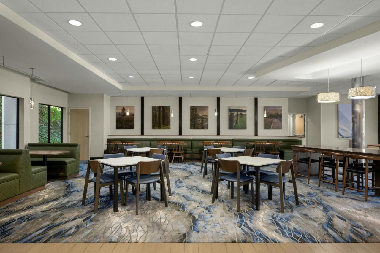 | Fairfield Inn & Suites by Marriott Moscow