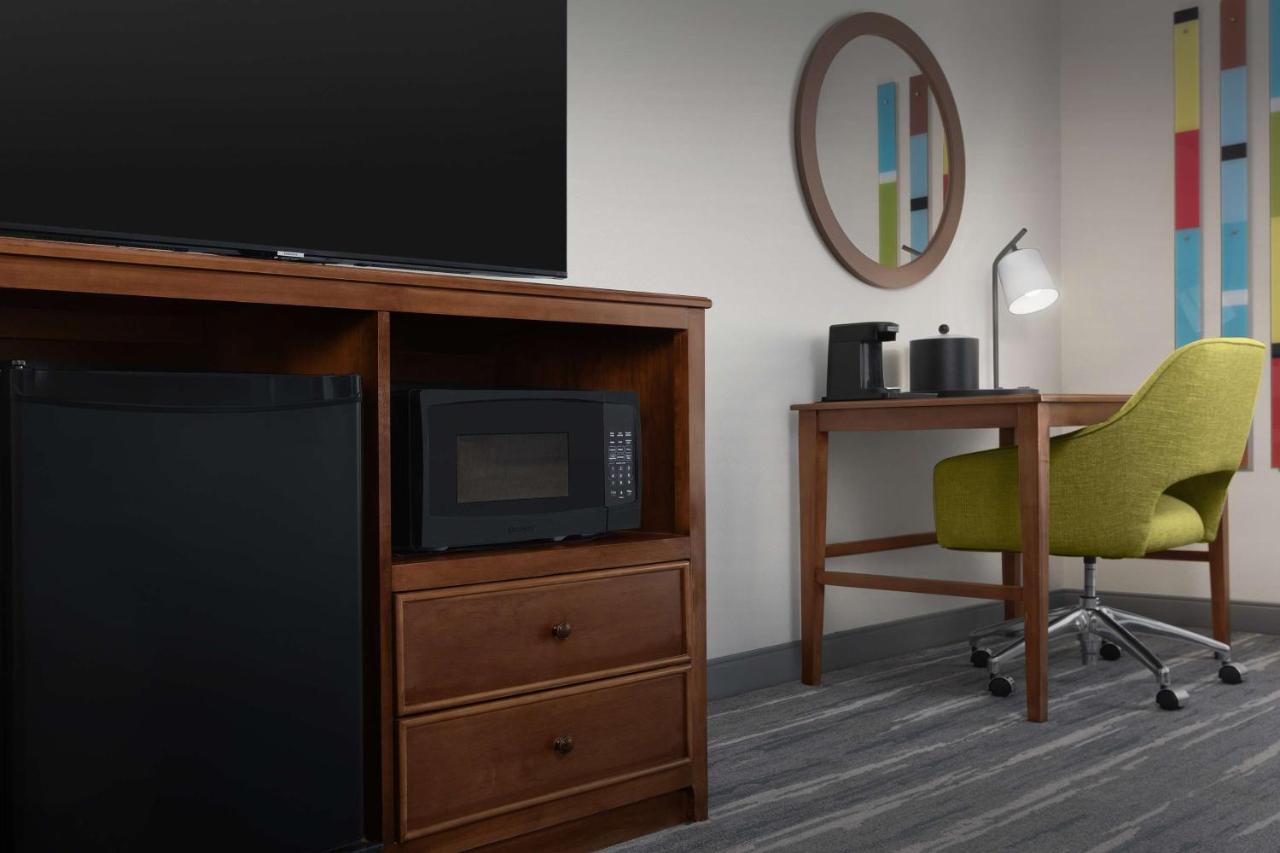 King Room - Non-Smoking at Hampton Inn & Suites Lynchburg