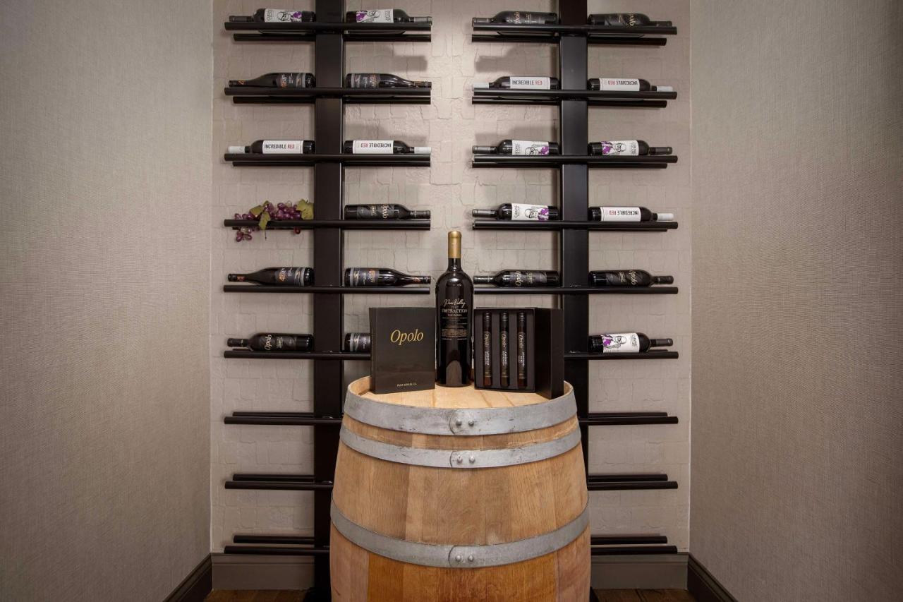 | Hampton Inn & Suites Paso Robles