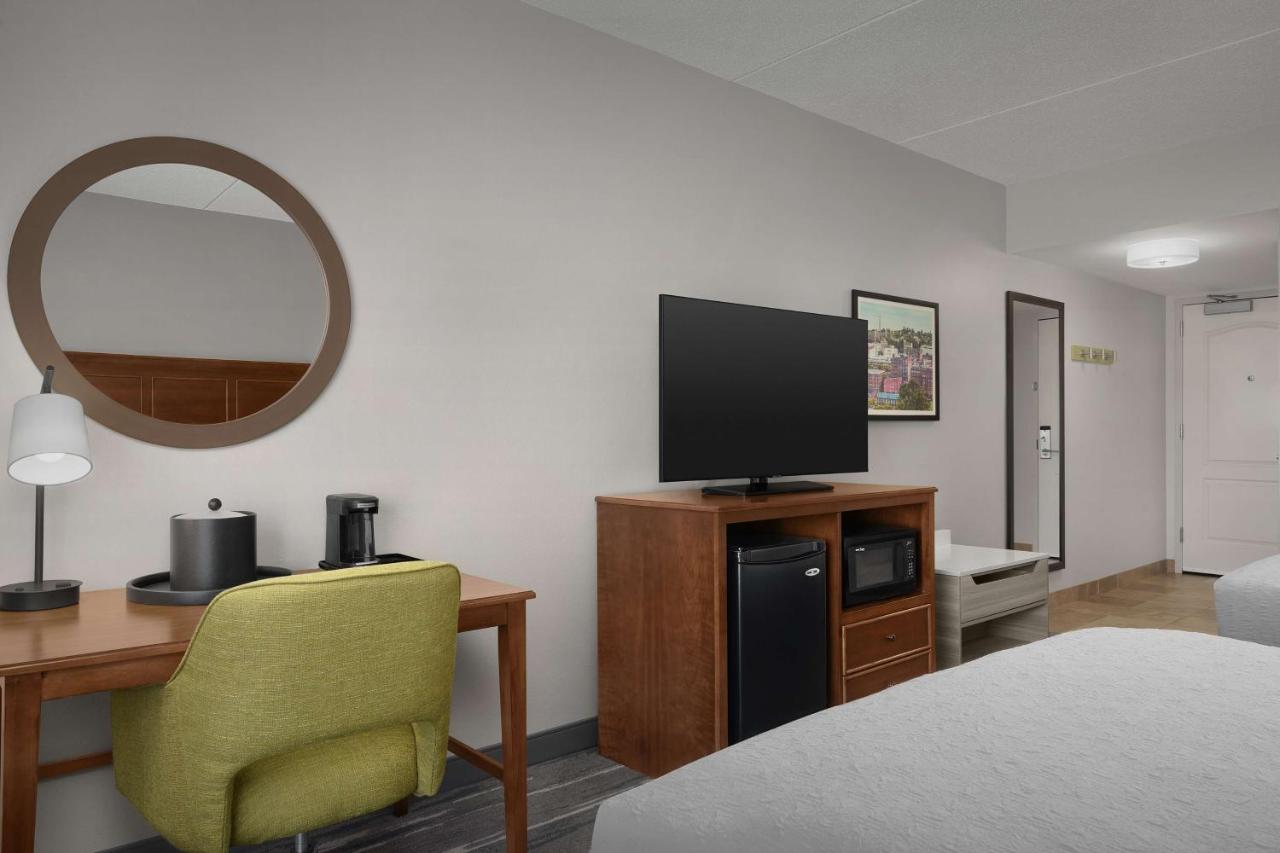 Queen Room with Two Queen Beds - Hearing Accessible/Non-Smoking at Hampton Inn & Suites Lynchburg