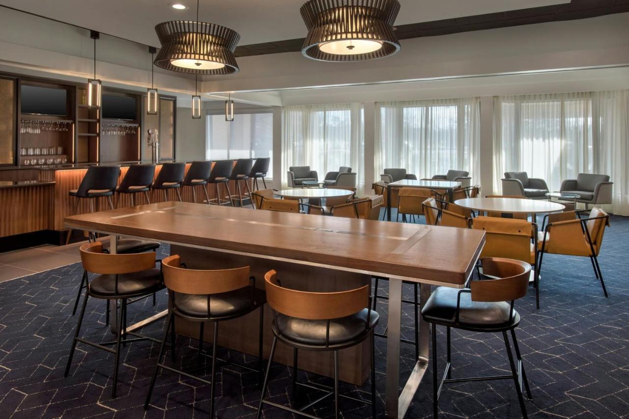 | Courtyard by Marriott New Carrollton