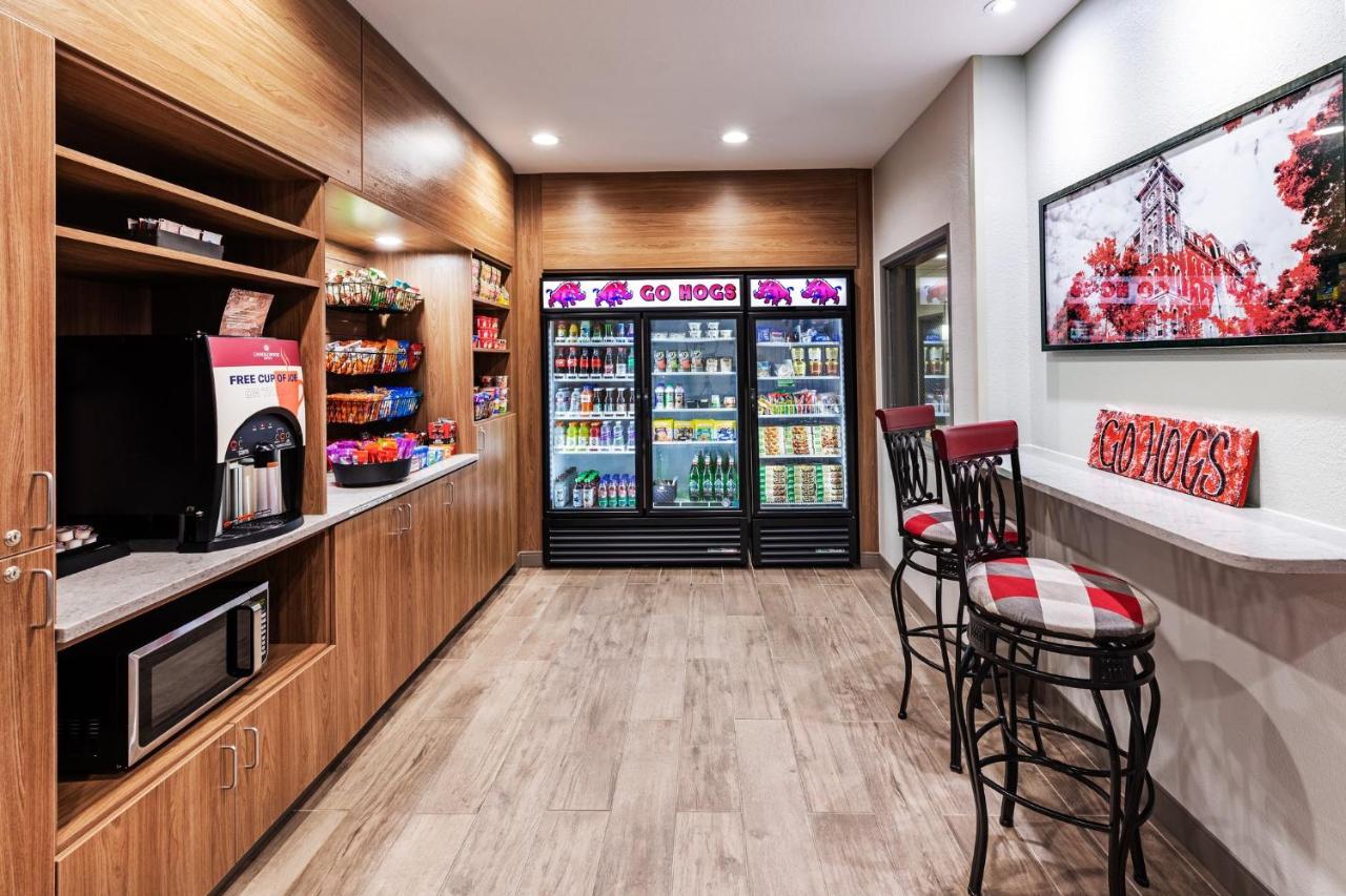 | Candlewood Suites Fayetteville, an IHG Hotel