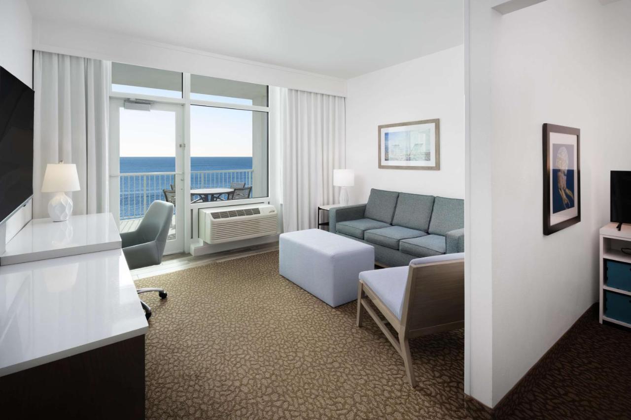 Corner King Suite with Bunk Beds and Sofa Bed - Roll In Shower - Balcony and Panoramic Beach Front at Best Western Premier The Tides