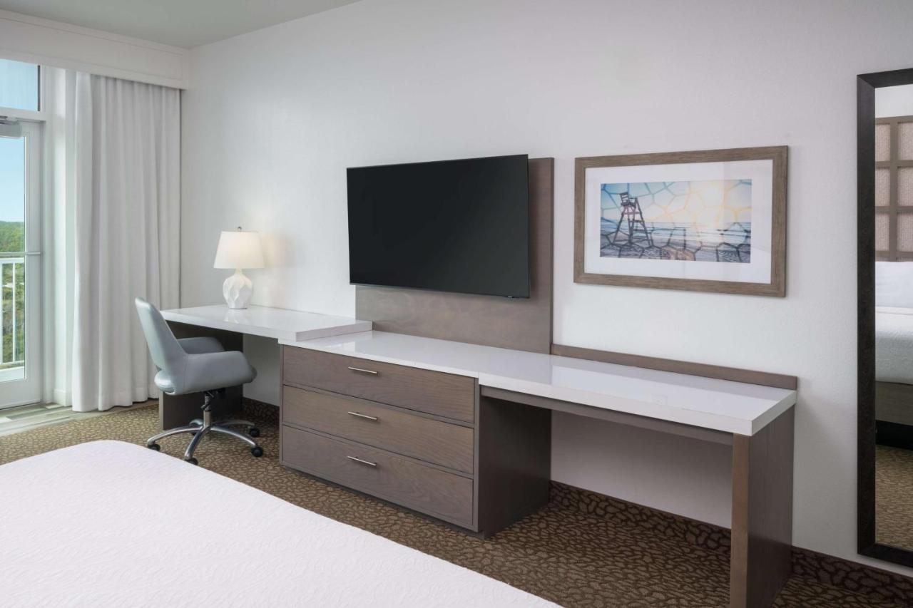 King Room with Sofa Bed and Balcony - Beach View at Best Western Premier The Tides