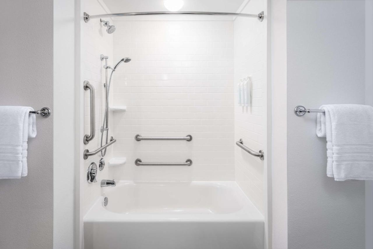 Corner King Suite with Bunk Beds and Sofa Bed - Roll In Shower - Balcony and Panoramic Beach Front at Best Western Premier The Tides