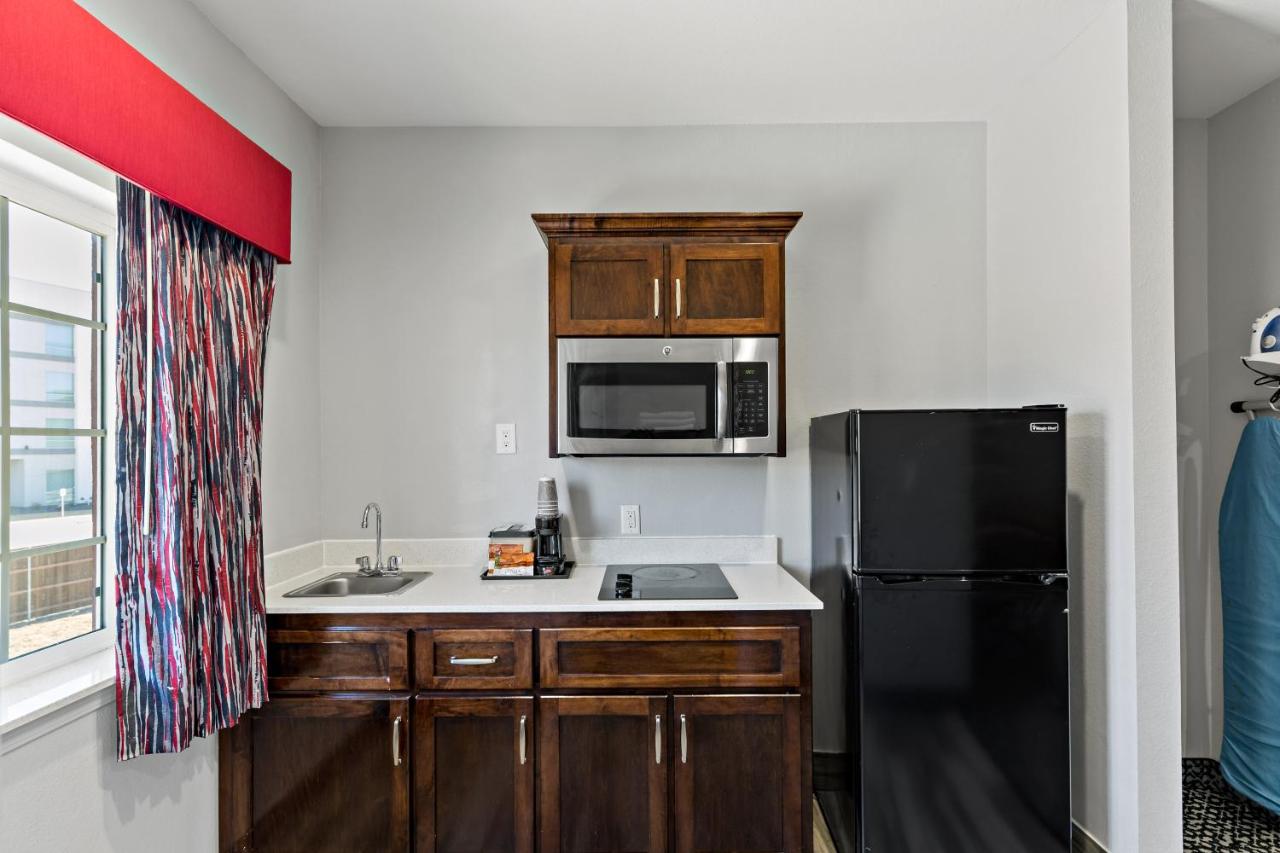  | Paris Inn & Suites