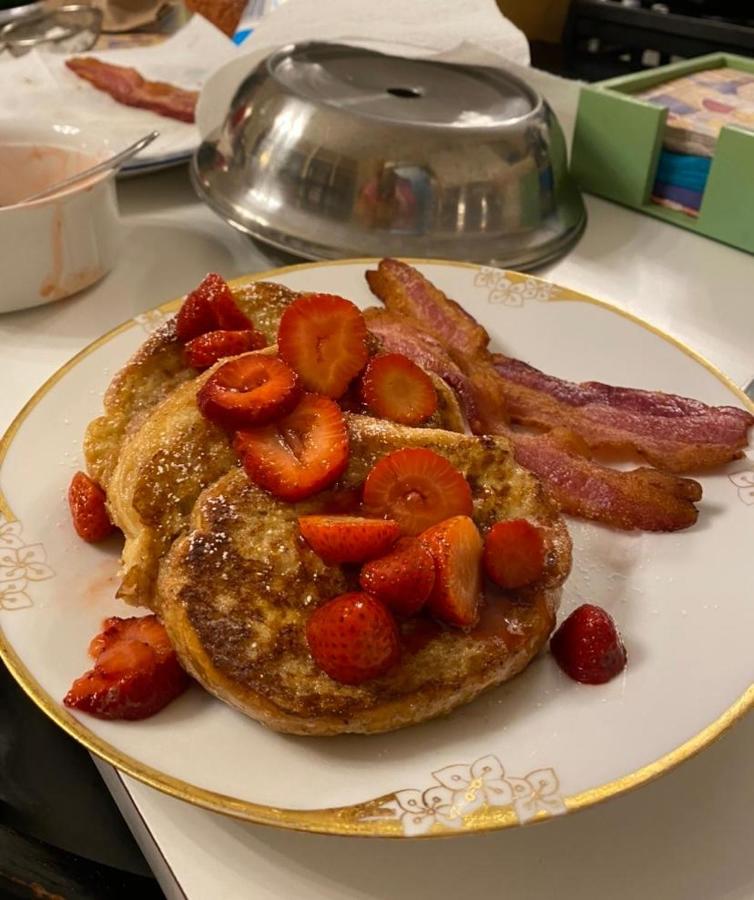  | Magnolia Cottage Bed and Breakfast