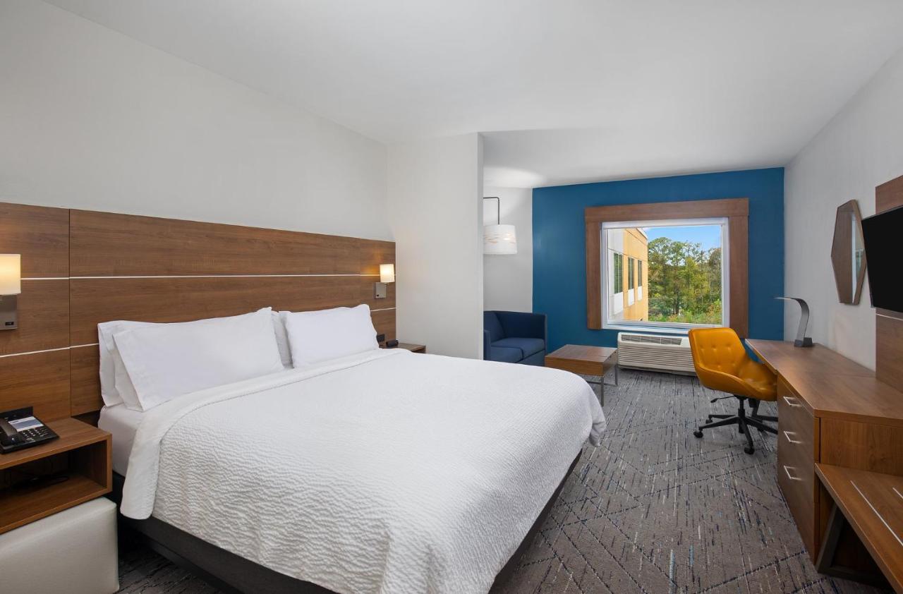 King Suite - Non-Smoking at Holiday Inn Express & Suites Carrollton West by IHG