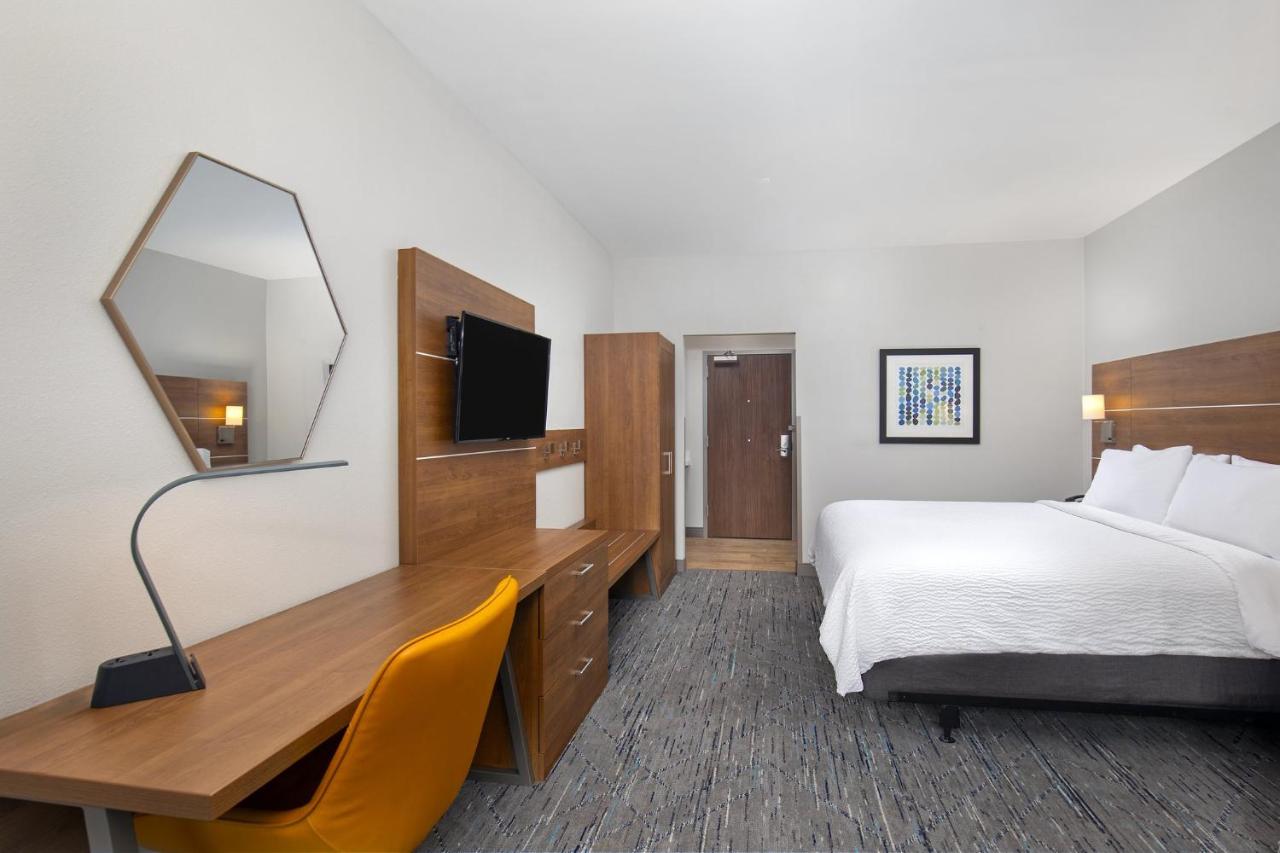  | Holiday Inn Express & Suites Carrollton West, an IHG Hotel