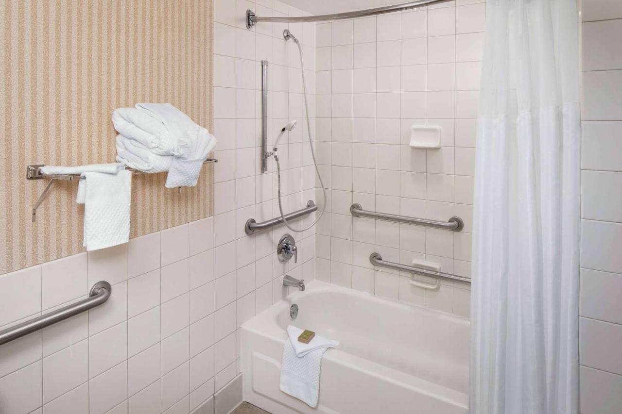 | DoubleTree by Hilton Cleveland South