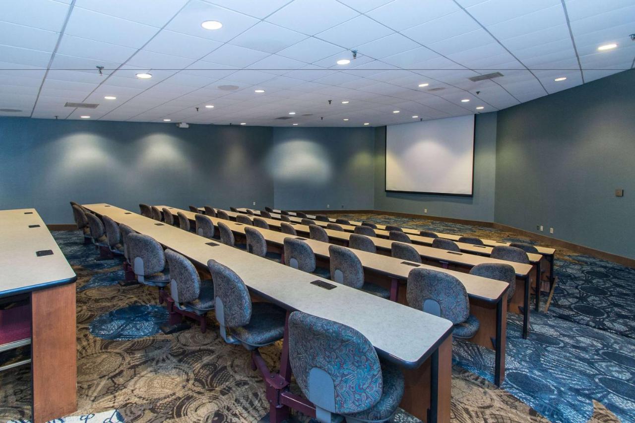| DoubleTree by Hilton Cleveland South