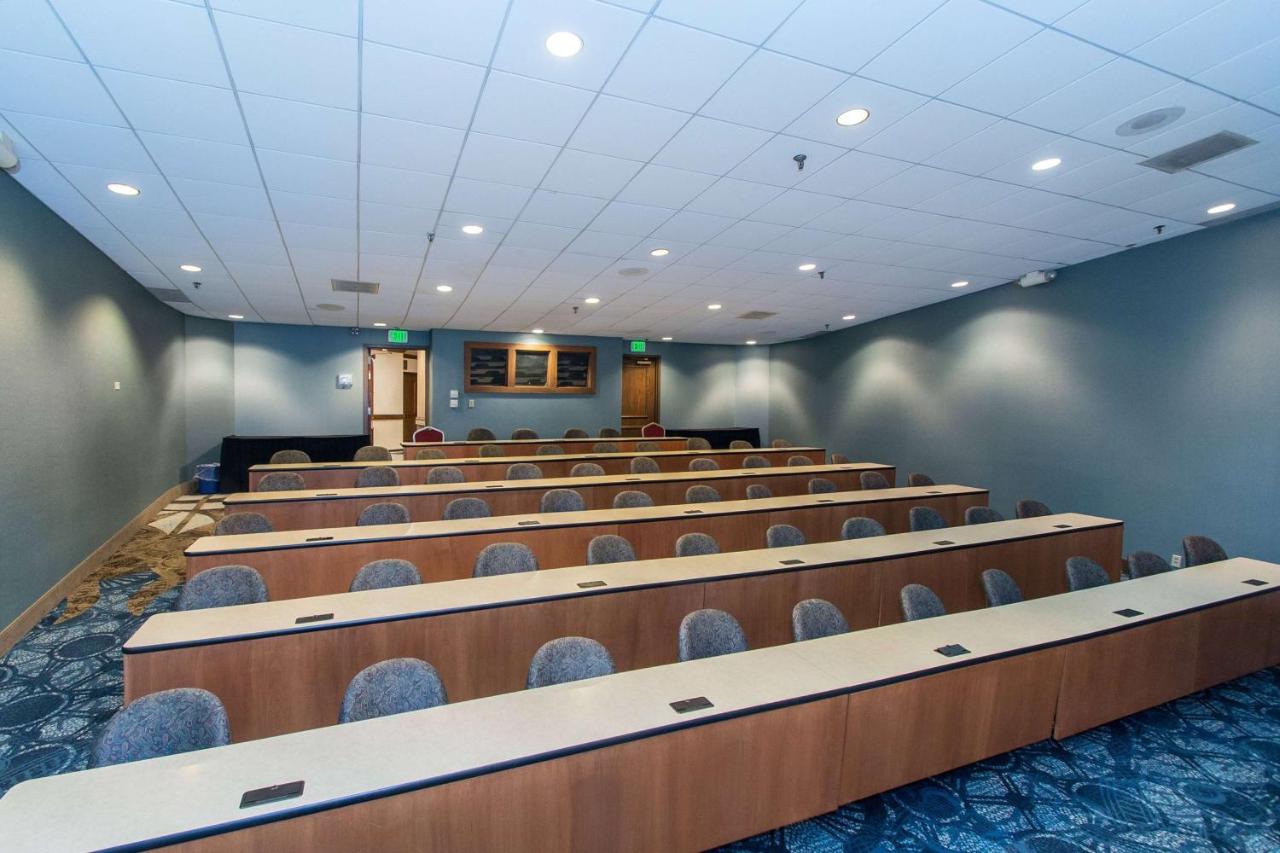 | DoubleTree by Hilton Cleveland South