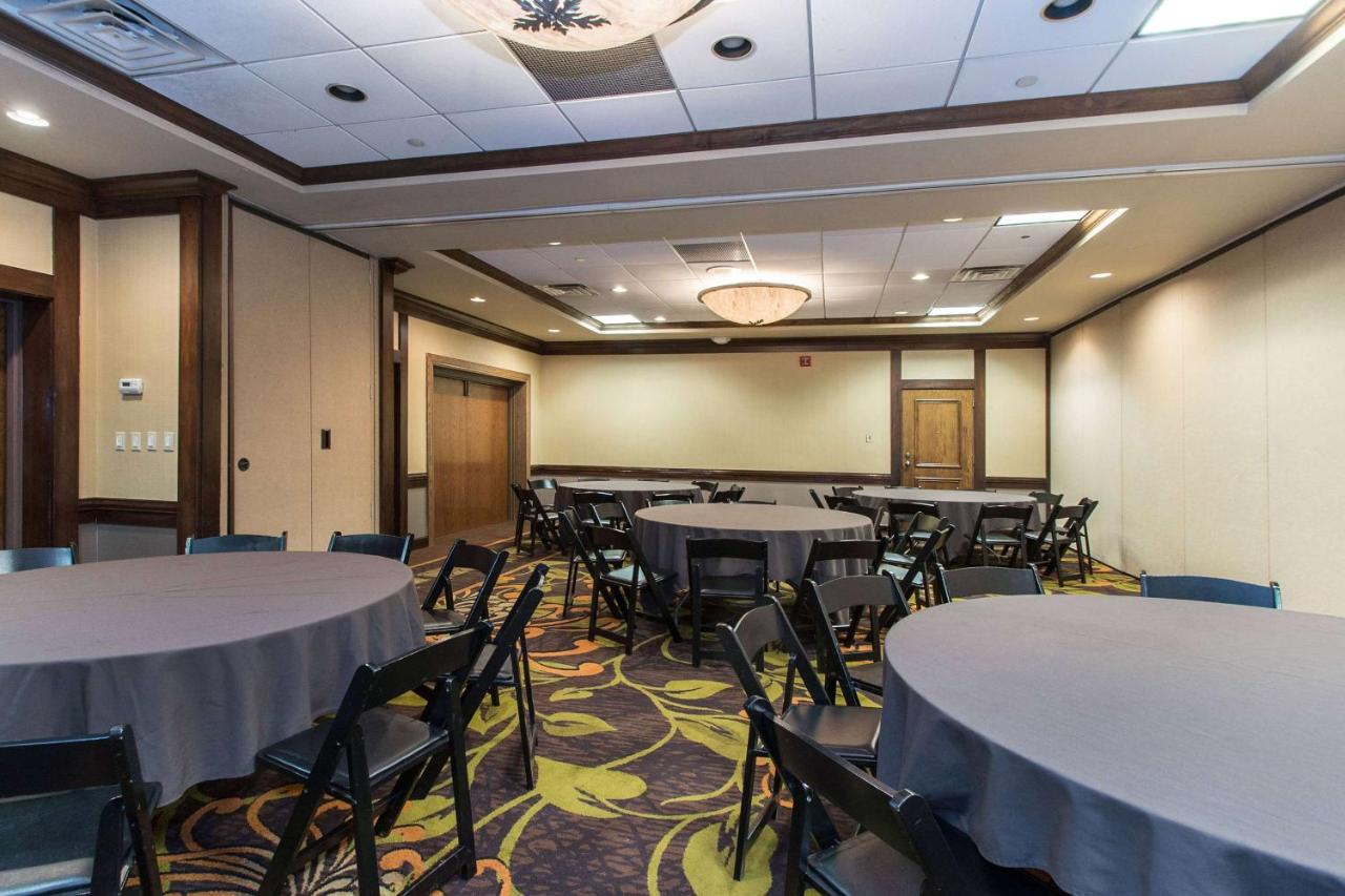 | DoubleTree by Hilton Cleveland South