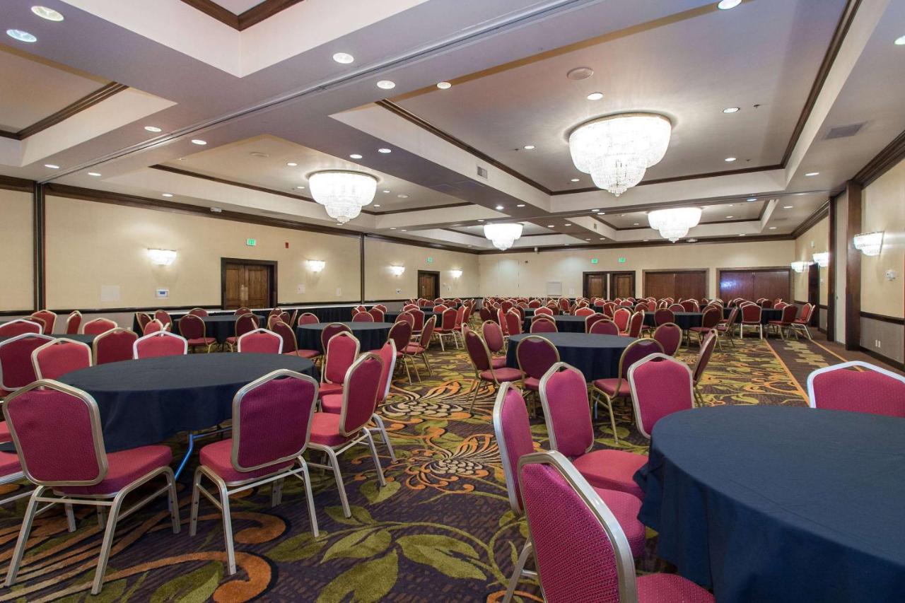 | DoubleTree by Hilton Cleveland South