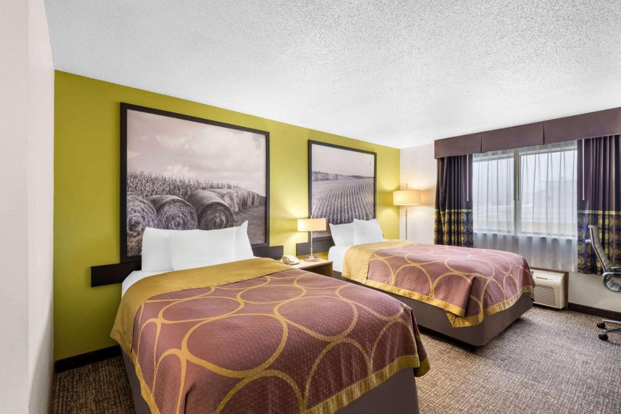 Double Room with Two Double Beds - Non-Smoking at Super 8 by Wyndham Oelwein