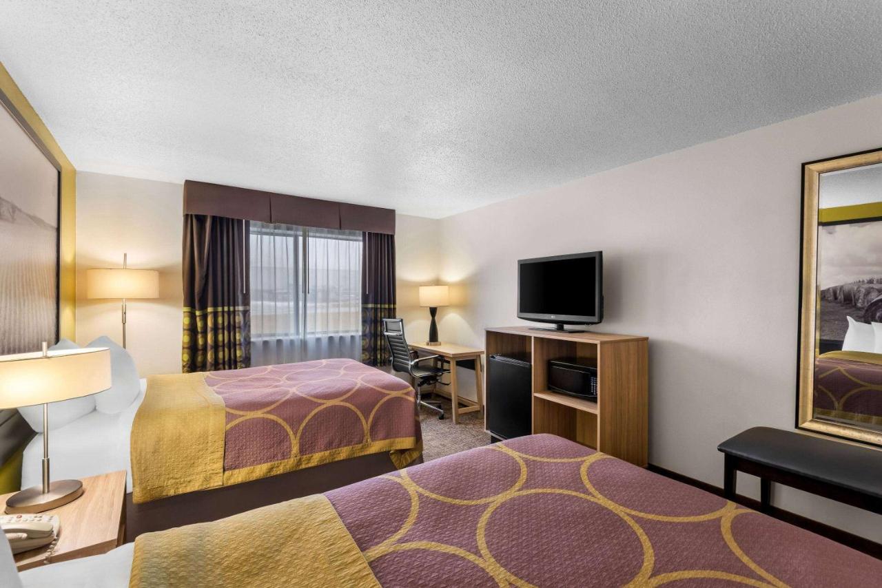 Double Room with Two Double Beds - Non-Smoking at Super 8 by Wyndham Oelwein
