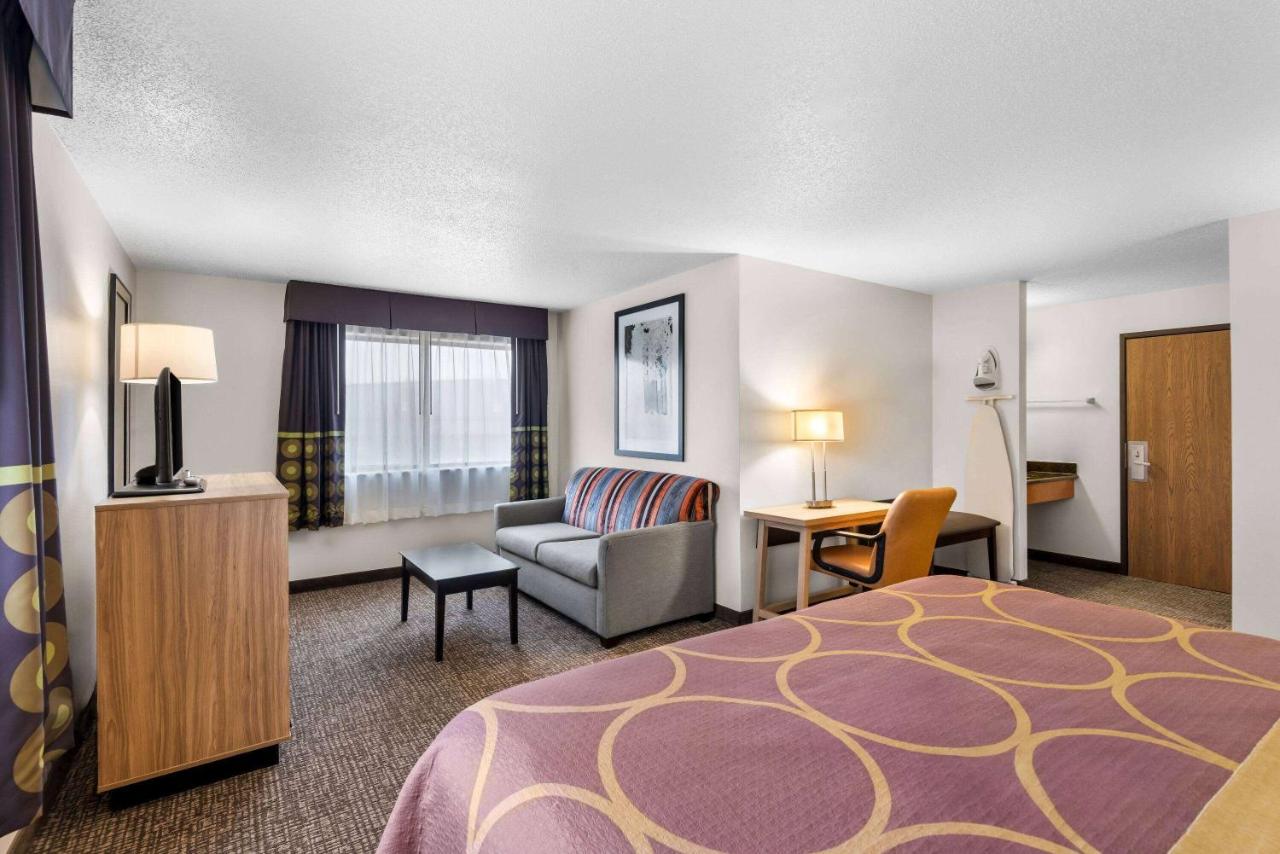 King Suite with Sofa Bed - Non-Smoking at Super 8 by Wyndham Oelwein