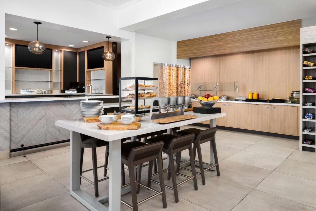 | Hilton Garden Inn Rockaway