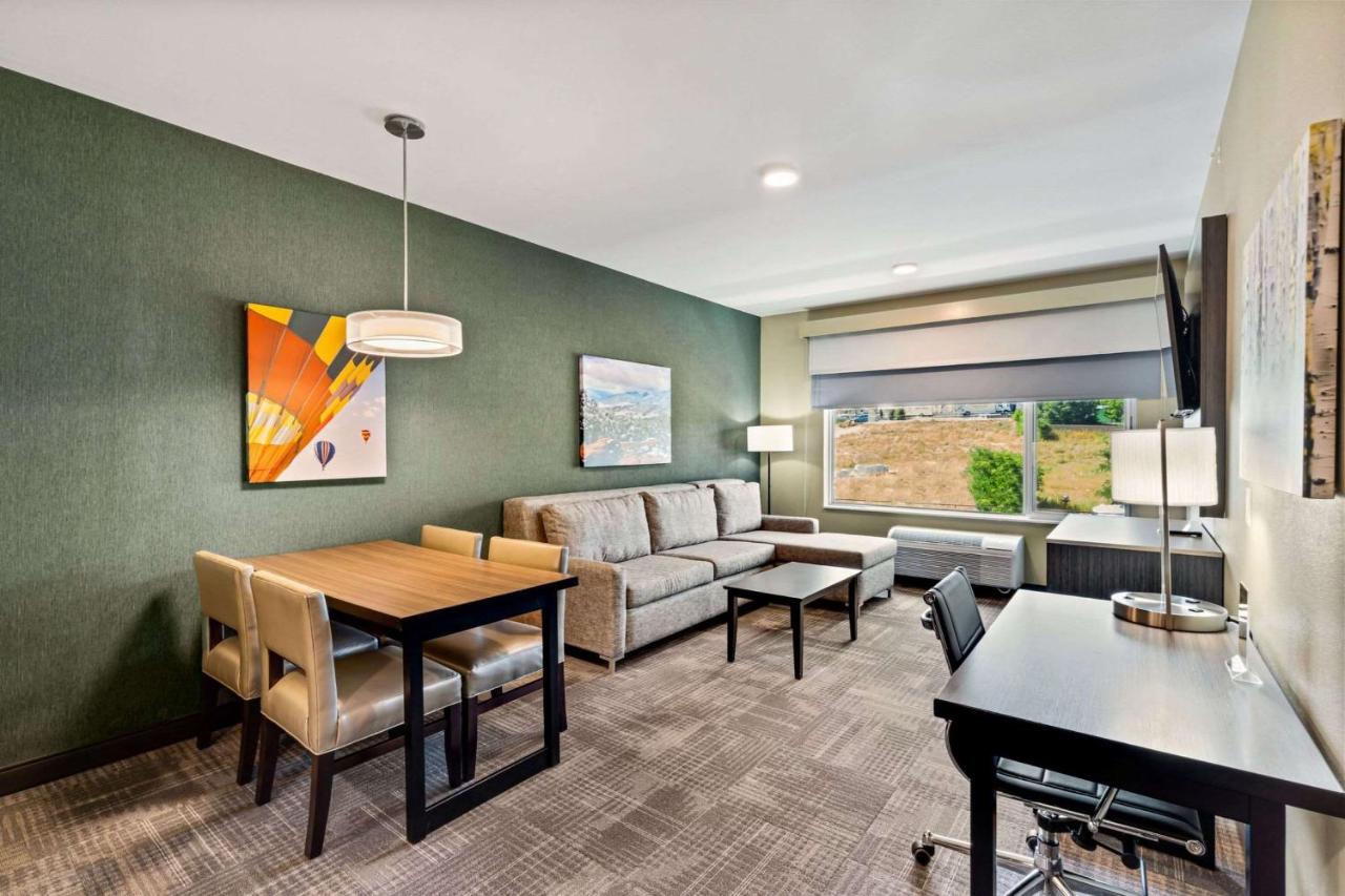 | Best Western Plus Executive Residency Fillmore Inn