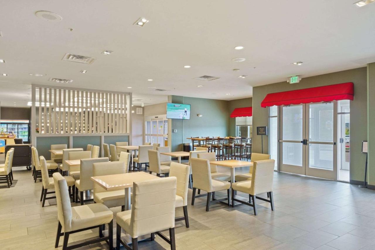 | Best Western Plus Executive Residency Fillmore Inn