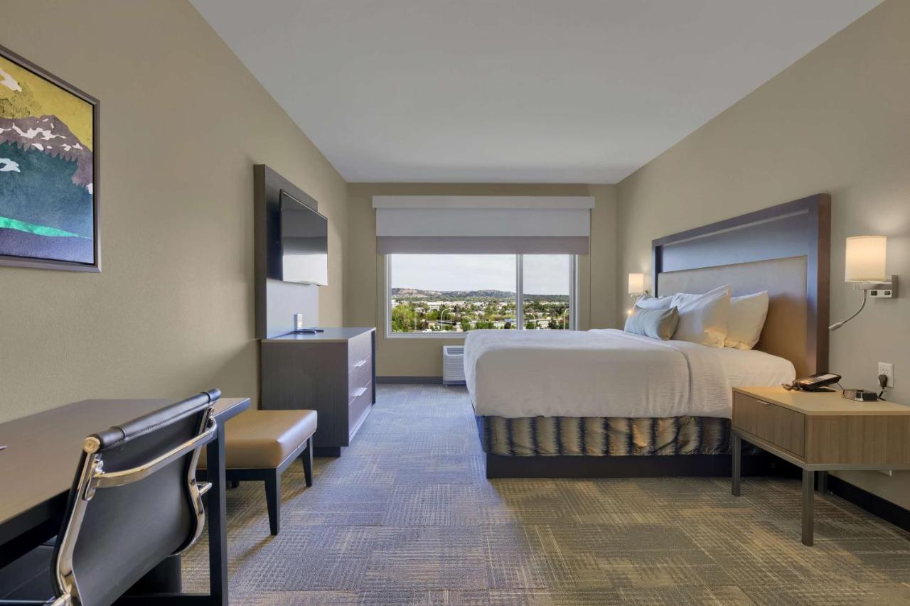 | Best Western Plus Executive Residency Fillmore Inn