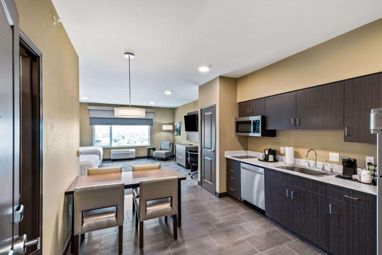 | Best Western Plus Executive Residency Fillmore Inn