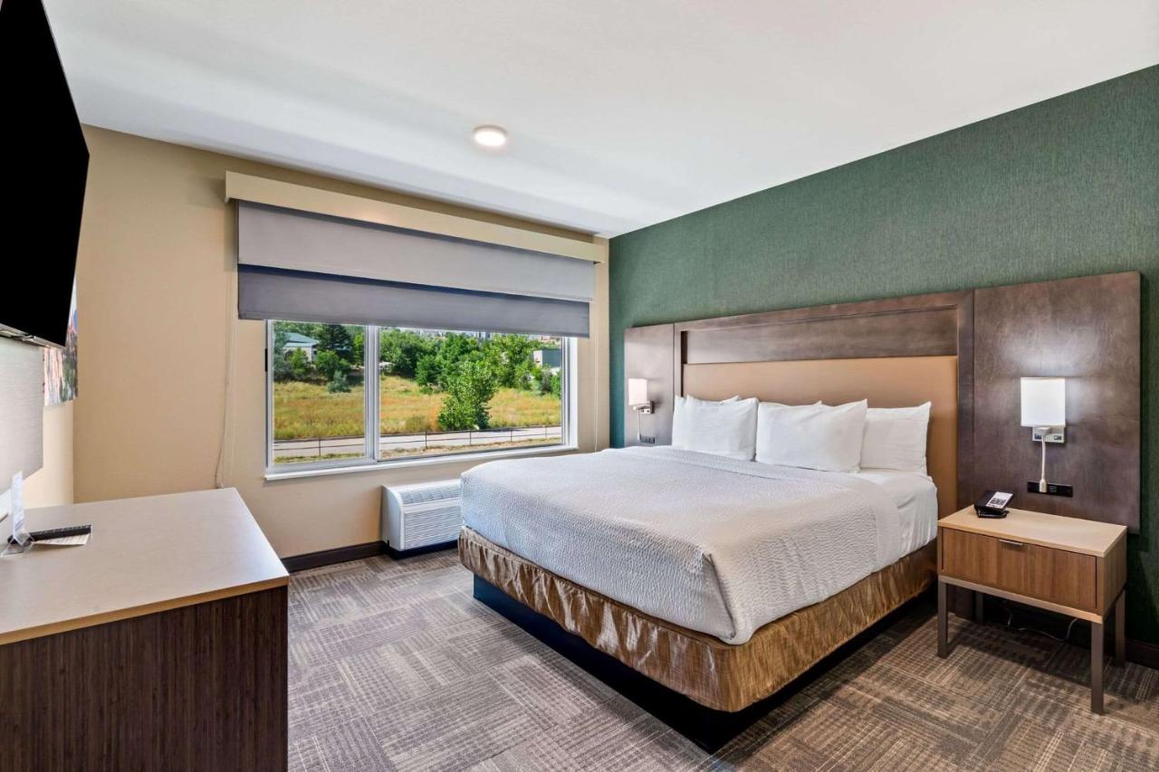 | Best Western Plus Executive Residency Fillmore Inn