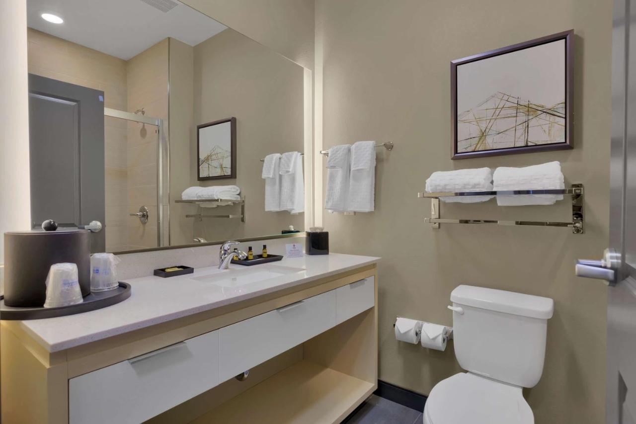 | Best Western Plus Executive Residency Fillmore Inn