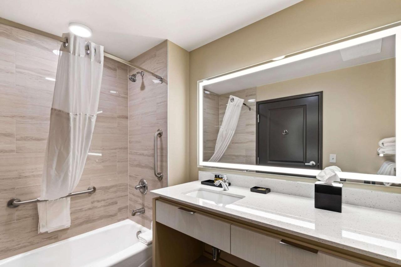 | Best Western Plus Executive Residency Fillmore Inn