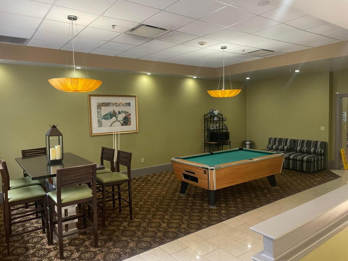 | Holiday Inn Express Cleveland Downtown, an IHG Hotel