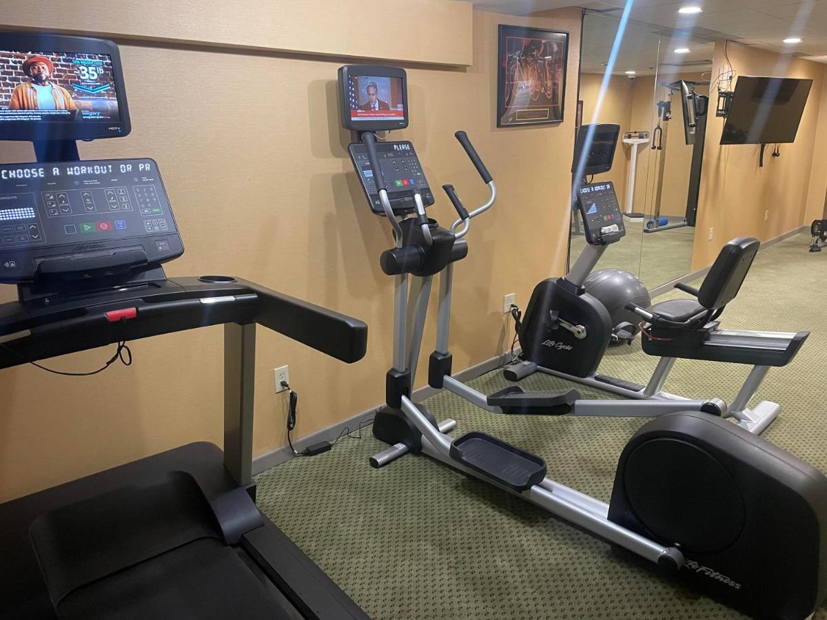 Holiday Inn Express Cleveland Downtown, an IHG Hotel
