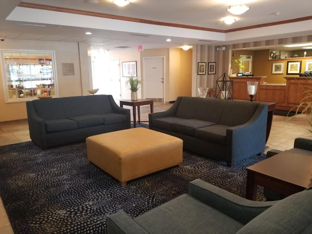 | Candlewood Suites Buffalo Amherst, an IHG Hotel
