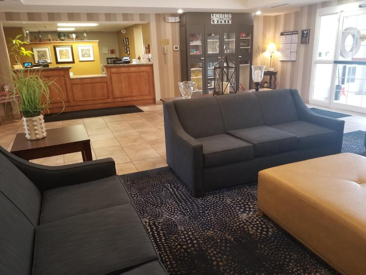 | Candlewood Suites Buffalo Amherst, an IHG Hotel