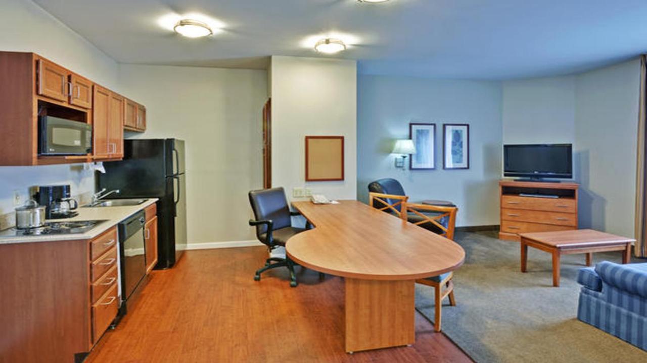 | Candlewood Suites Buffalo Amherst, an IHG Hotel