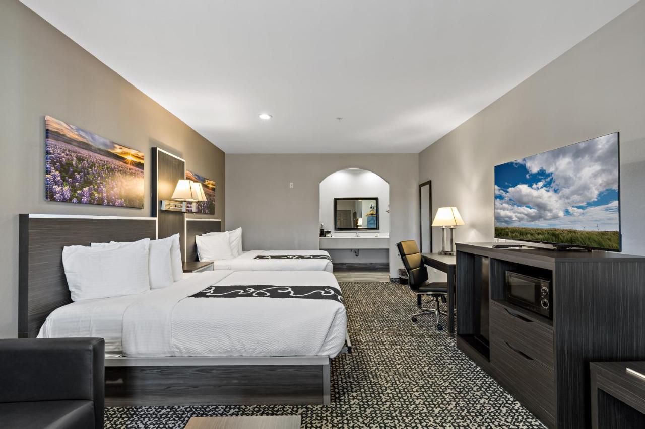  | Paris Inn & Suites