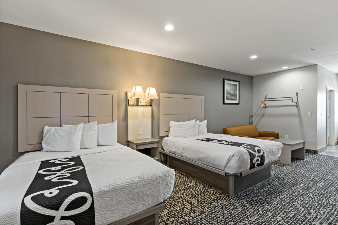  | Paris Inn & Suites