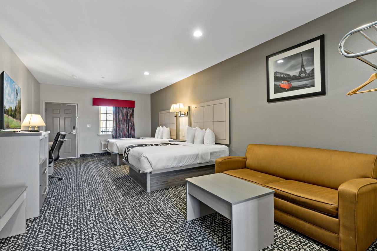  | Paris Inn & Suites