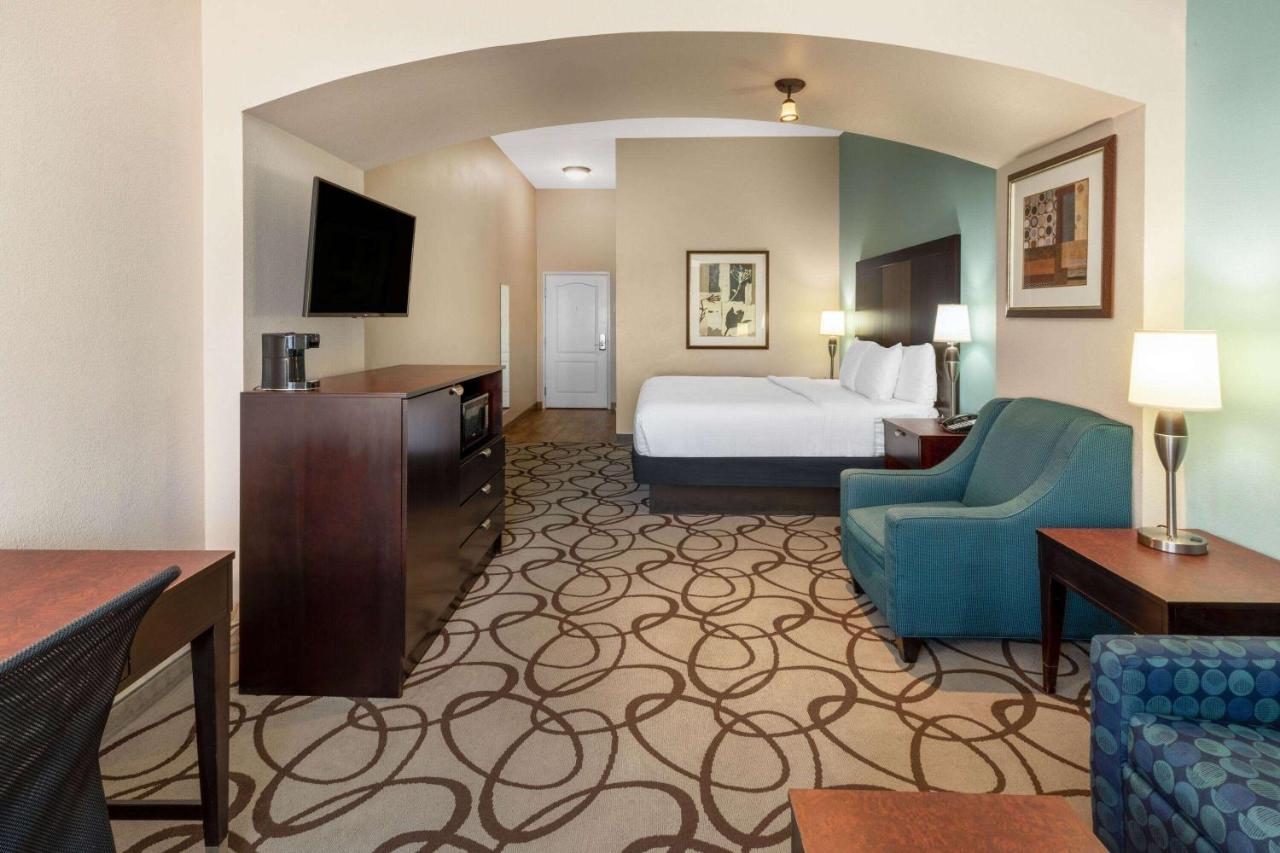 1 King Bed, Deluxe Family Studio Suite, City View, Non-Smoking at La Quinta Inn & Suites by Wyndham Fort Worth - Lake Worth