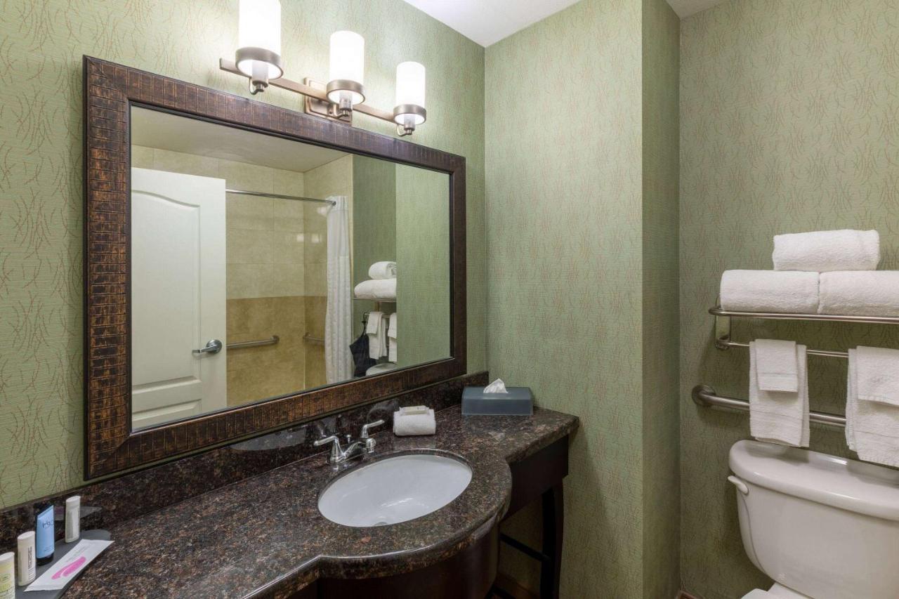 2 Queen Beds, Lake/Pool View, Non-Smoking at La Quinta Inn & Suites by Wyndham Fort Worth - Lake Worth