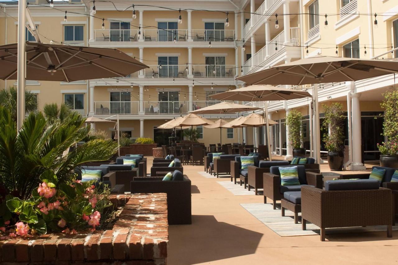  | Courtyard Charleston Waterfront