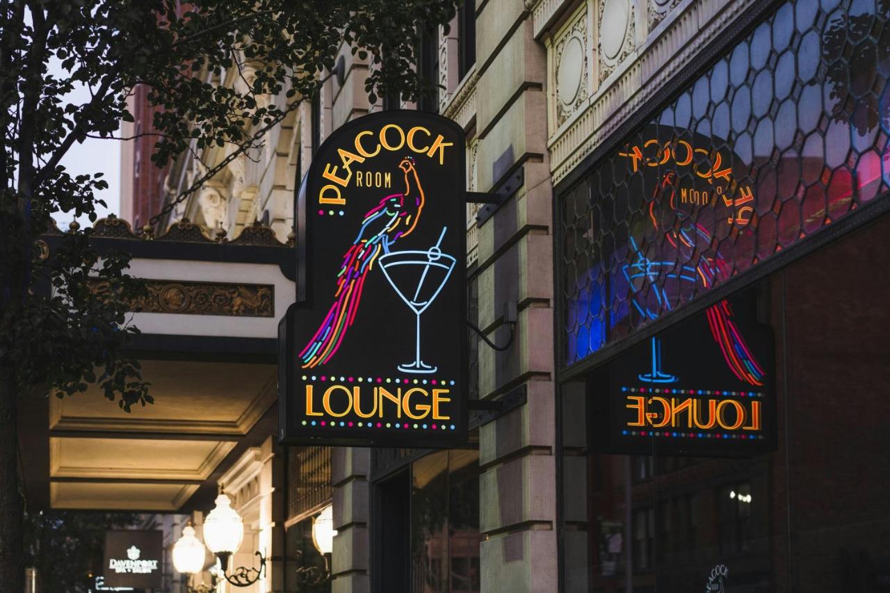  | The Historic Davenport, Autograph Collection