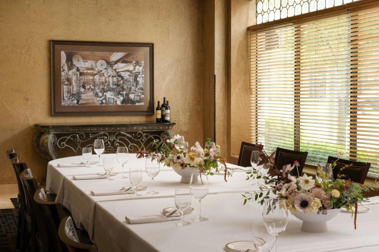  | The Historic Davenport, Autograph Collection