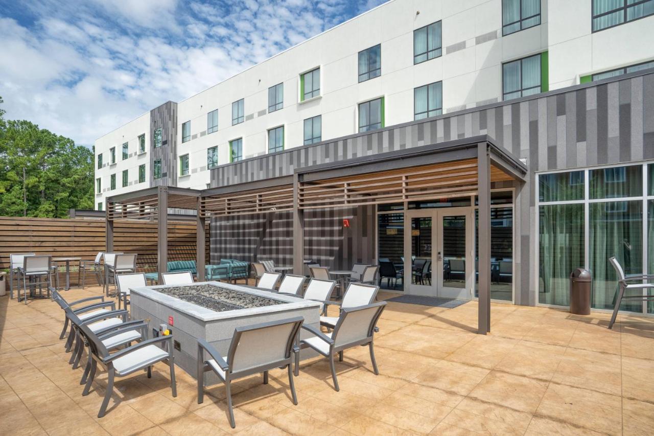 | Courtyard by Marriott Charleston-North Charleston