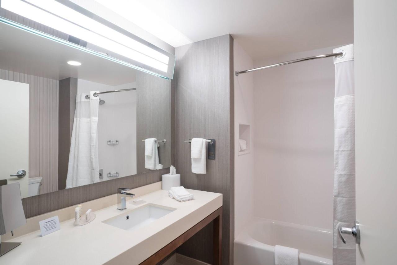 | Courtyard by Marriott Charleston-North Charleston